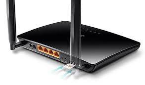 BRAND NEW TP-LINK TL-MR150 4G 300MPS ROUTER IN BOX(TAKES SIM CARD)