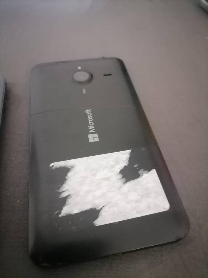 Lot of 3 x cell phones - Huawei, Samsung, Microsoft - Sold as is - One bid for the lot