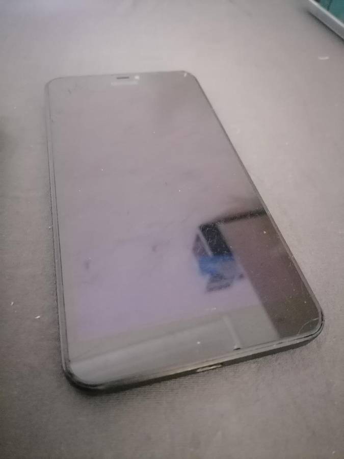 Lot of 3 x cell phones - Huawei, Samsung, Microsoft - Sold as is - One bid for the lot