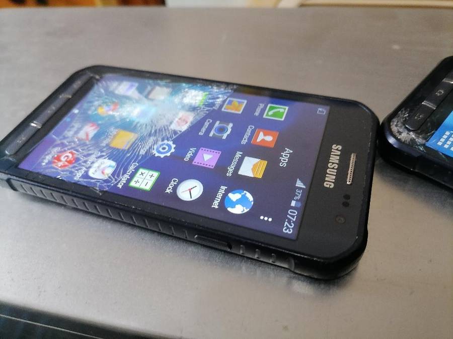 LOT OF 2 X SAMSUNG XCOVER 3 SMART PHONE*SOLD AS IS*ONE BID FOR BOTH