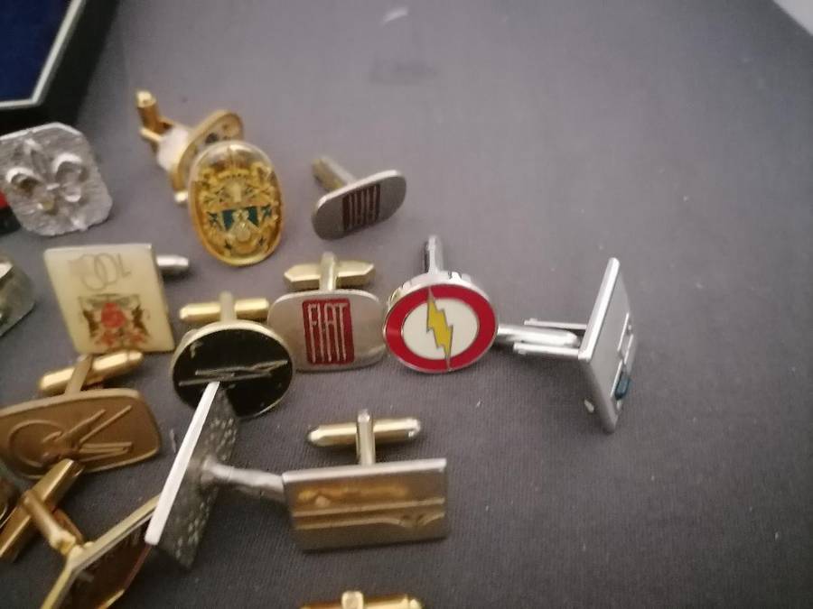 *LOT OF CUFFLINKS,WATCH,RINGS ETC*