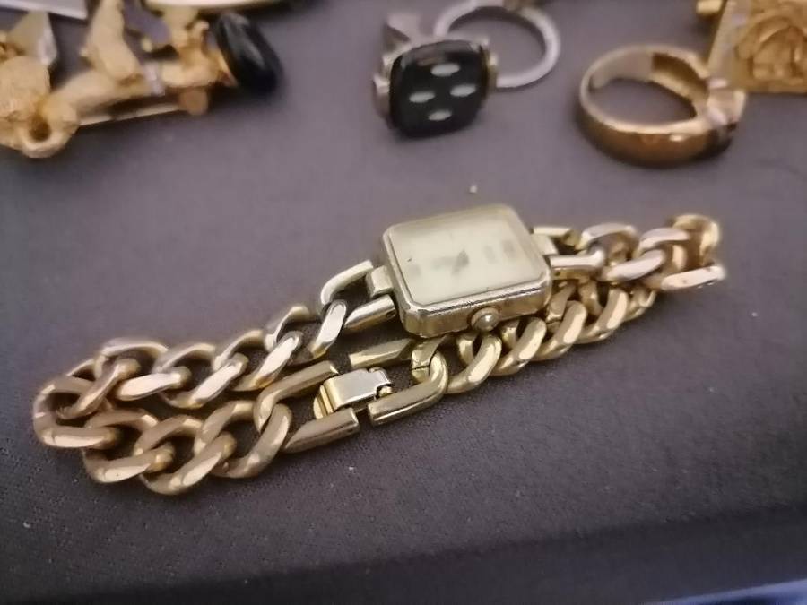 *LOT OF CUFFLINKS,WATCH,RINGS ETC*