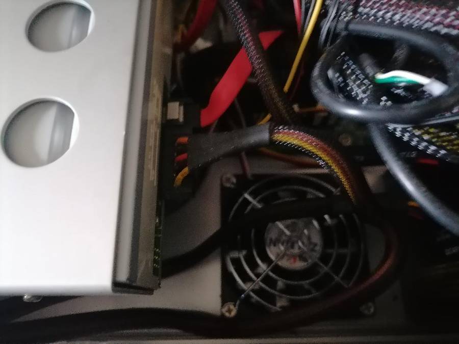 ZALMAN DD160XT HTPC HOME THEATRE ENCLOSURE PC WITH 7 INCH TOUCH SCREEN*POWERS ON AND OFF**