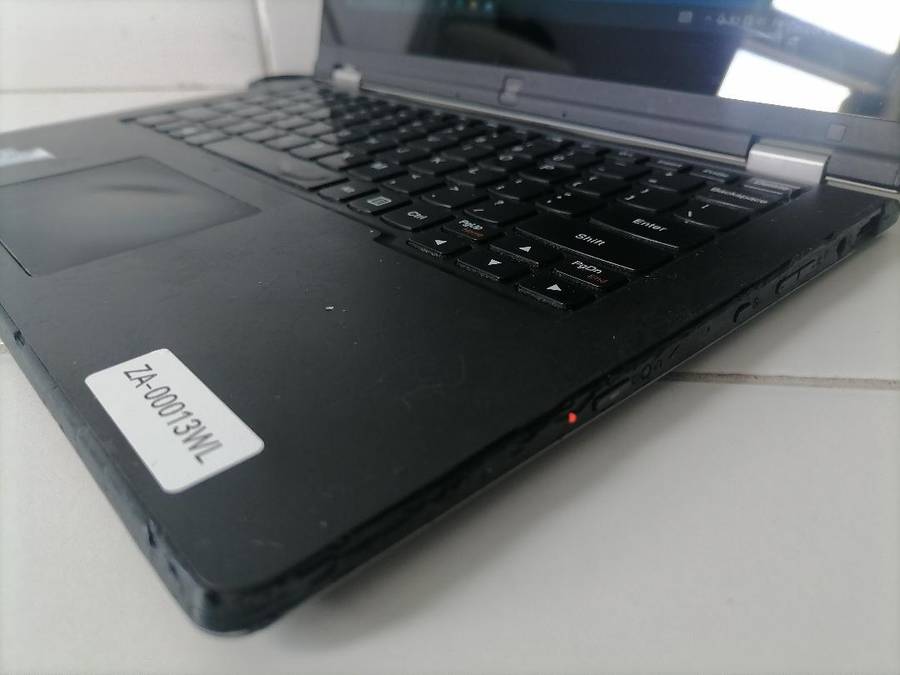 I5 LENOVO YOGA 2 11 LAPTOP/TABLET. WORKING CRACK ON GLASS*SOLD AS IS**