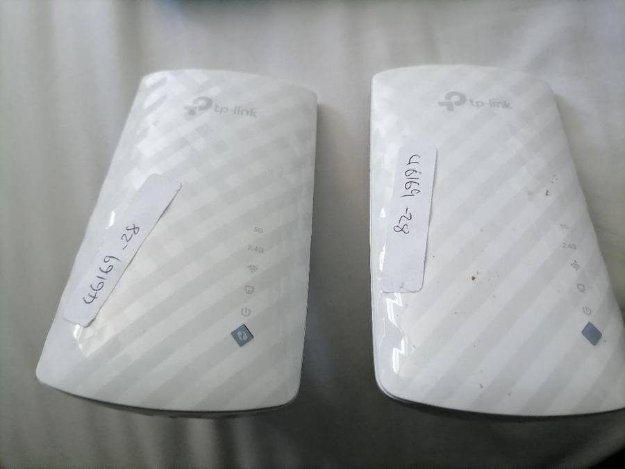 LOT OF 2 X TP LINK AC750 RE200 WIFI RANGE EXTENDERS*ONE BID FOR BOTH**