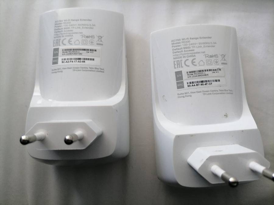 LOT OF 2 X TP LINK AC750 RE200 WIFI RANGE EXTENDERS*ONE BID FOR BOTH**