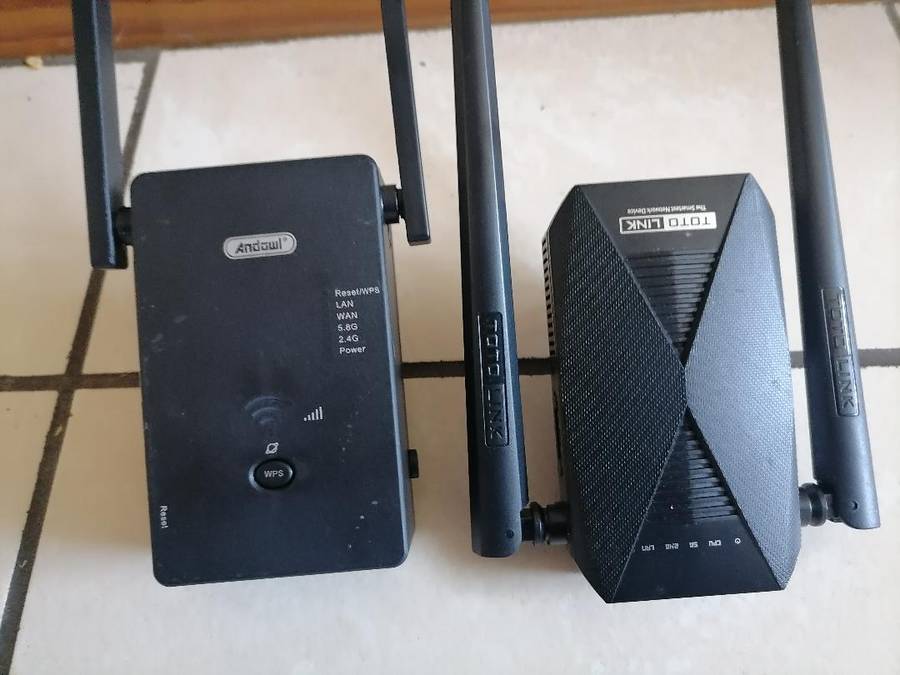 LOT OF 2 HI SPEED WIFI RANGE EXTENDERS*ONE BID FOR BOTH*WORKING**