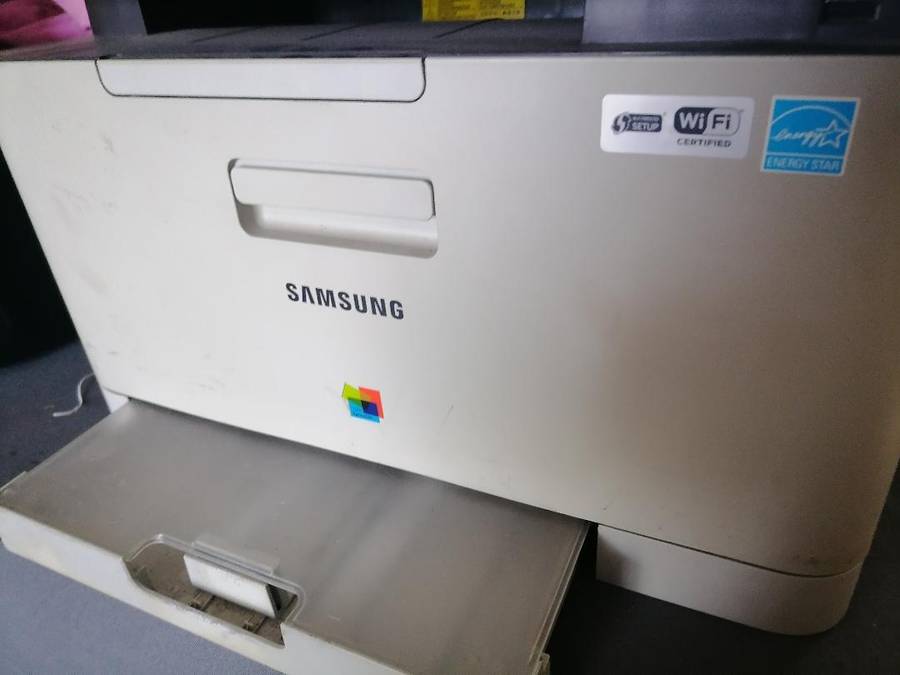 * SAMSUNG CLX 3305 LAZER COLOUR PRINTER/SCANNER/COPIER*NOT PICKING UP TONERS*