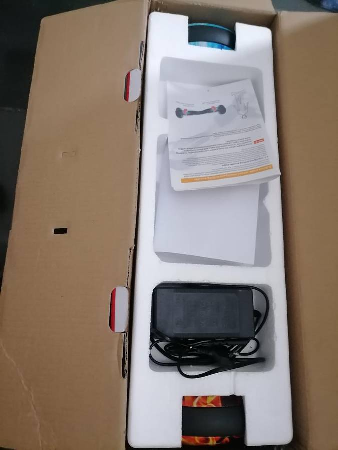 *AWESOME DEAL*SMART 6.5 INCH BALANCE BOARD WITH LED LIGHTS AND BT SPEAKER***