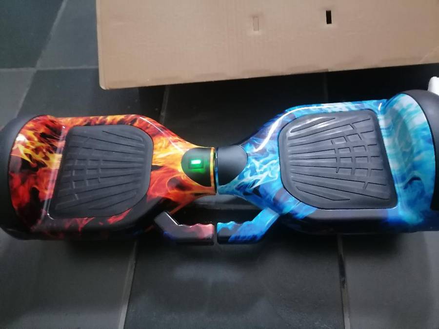 *AWESOME DEAL*SMART 6.5 INCH BALANCE BOARD WITH LED LIGHTS AND BT SPEAKER***