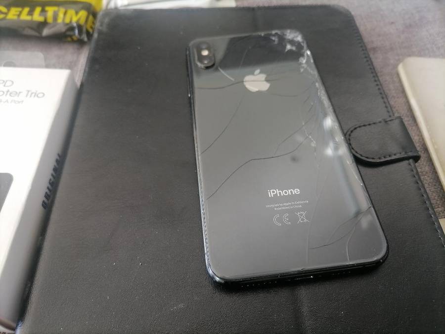 LOT OF APPLE PHONE, TABLET,NEW PHONE COVERS , ETC, ONE BID FOR THE LOT*