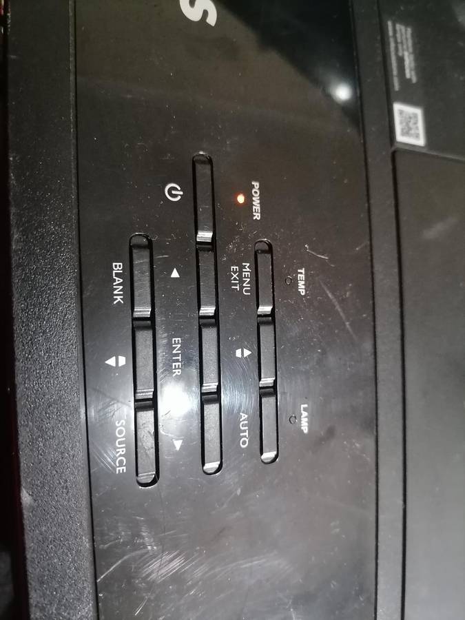 *DEFECTIVE*INFOCUS IN122A PROJECTOR*LIGHTS FLASHING*SOLD AS IS**