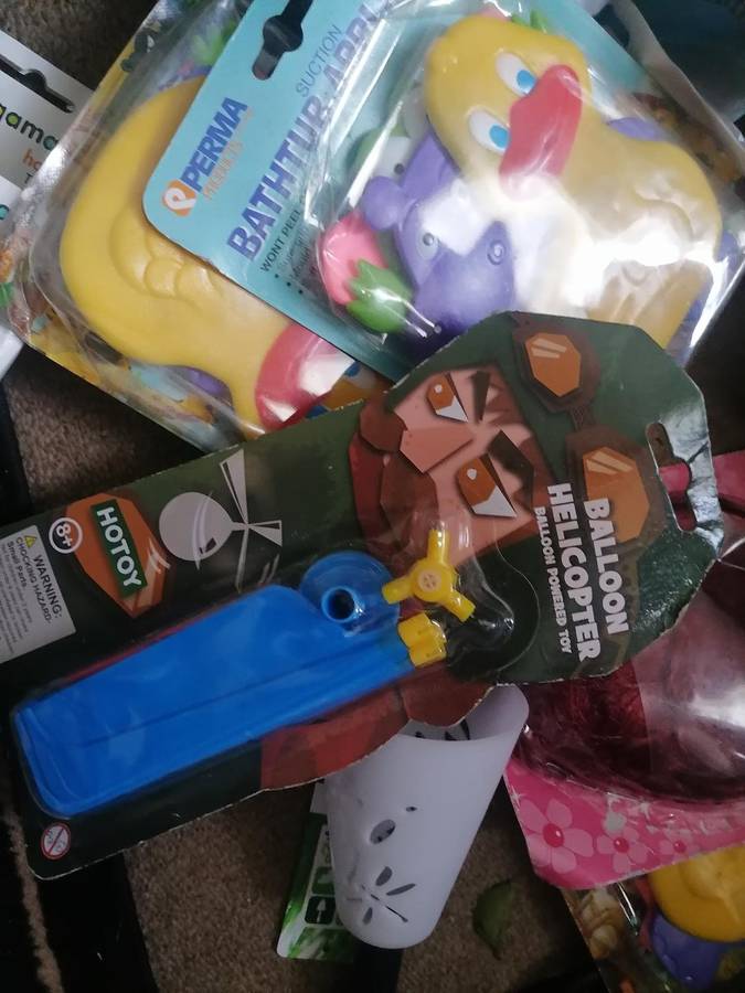 *WEEKEND SPECIAL**GIFT SHOP LIQUIDATION*LOT OF PARTY ITEMS,TOYS ETC*ONE BID FOR THE LOT*