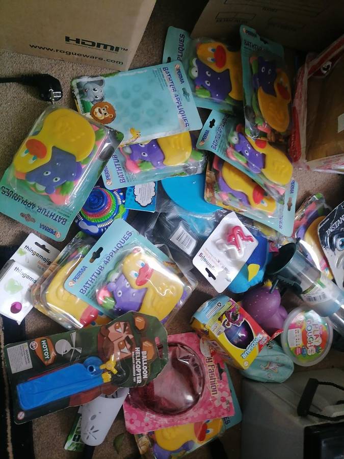 *WEEKEND SPECIAL**GIFT SHOP LIQUIDATION*LOT OF PARTY ITEMS,TOYS ETC*ONE BID FOR THE LOT*