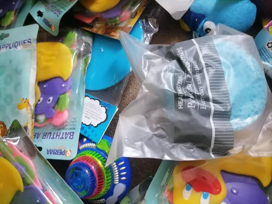 *WEEKEND SPECIAL**GIFT SHOP LIQUIDATION*LOT OF PARTY ITEMS,TOYS ETC*ONE BID FOR THE LOT*