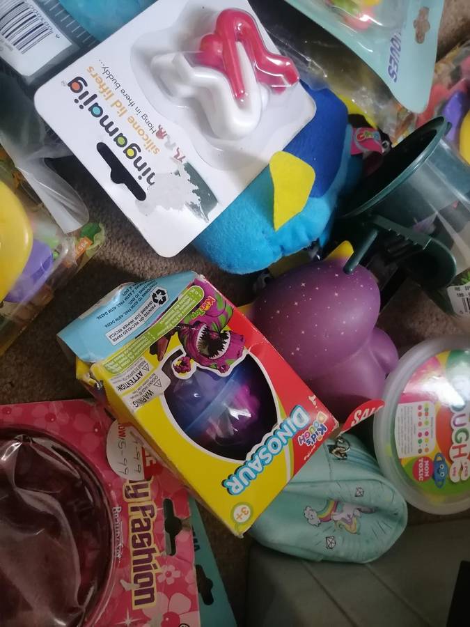 *WEEKEND SPECIAL**GIFT SHOP LIQUIDATION*LOT OF PARTY ITEMS,TOYS ETC*ONE BID FOR THE LOT*