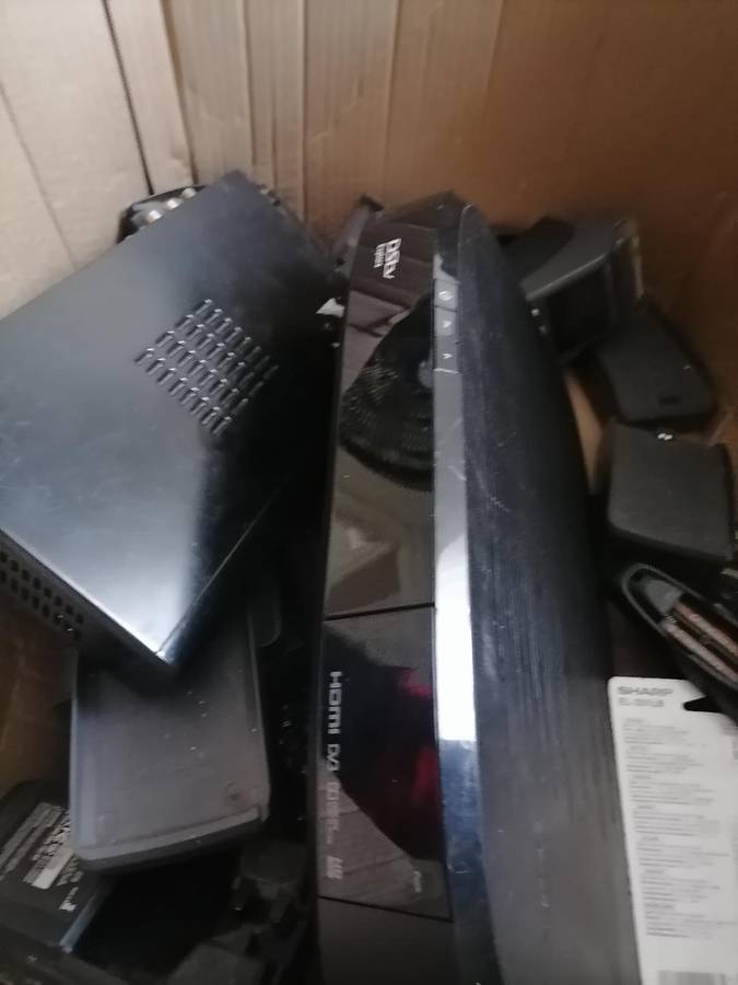 *MONTH END JACKPOT LOT*ONE BID FOR LOT AS PER PICS**