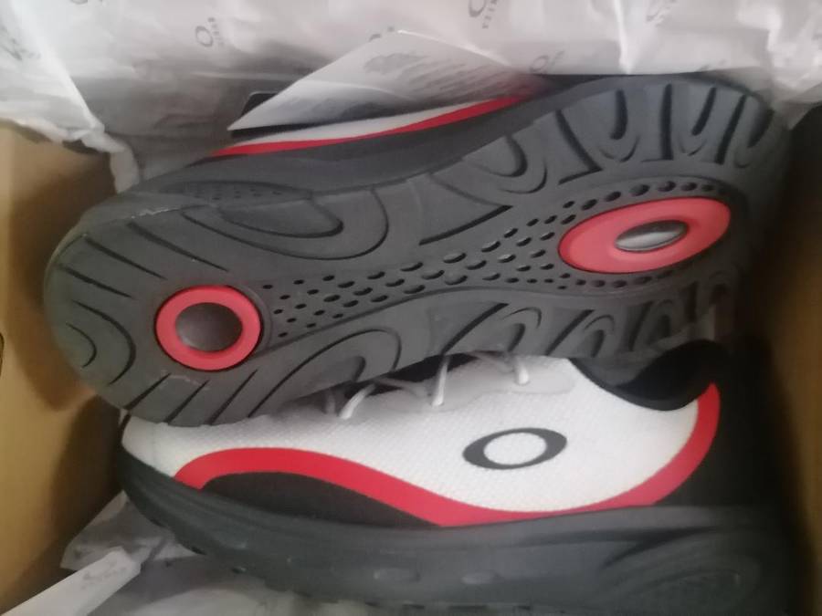 *PRE BLACK FRIDAY SPECIAL*BRAND NEW LIMITED EDITION OAKLEY LENOX SHOES*SIZE 8**