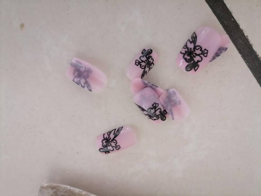 LOT OF OVER 400 X NAIL ART SETS*PACKAGING DAMAGED IN WARHOUSE*PRODUCT STILL 100S*