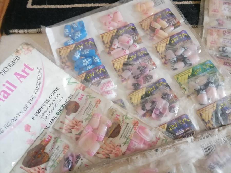 LOT OF OVER 400 X NAIL ART SETS*PACKAGING DAMAGED IN WARHOUSE*PRODUCT STILL 100S*