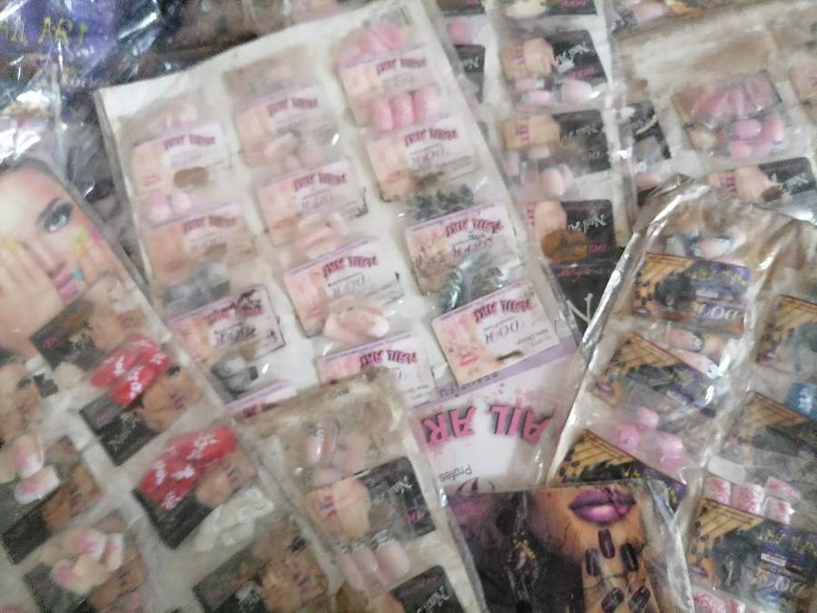 LOT OF OVER 400 X NAIL ART SETS*PACKAGING DAMAGED IN WARHOUSE*PRODUCT STILL 100S*