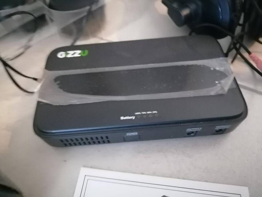 Lot of defective electronics - one bid for the lot as per pics