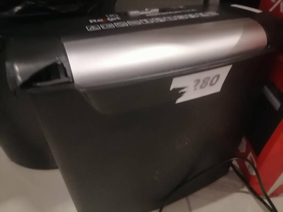 Rexel Momentum S206 Strip Cut Paper Shredder P2