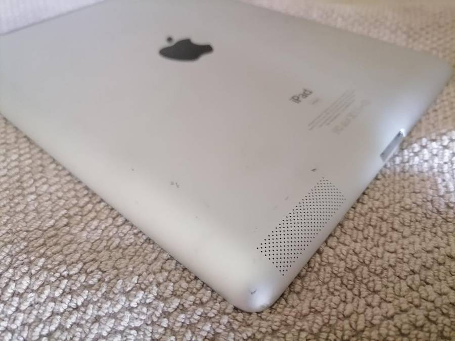 Apple iPad A1430 10 INCH,WIFI AND 4G*LIQUIDATION ITEM, SOLD AS IS**