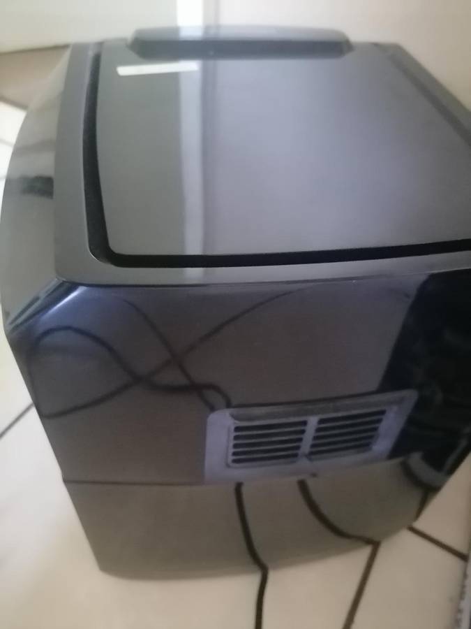 YEAR END CLEARANCE SALE, ALL MUST GO*DEFECTIVE HISENSE  AIR FRYER IN BOX(POWERS ON AND OFF)