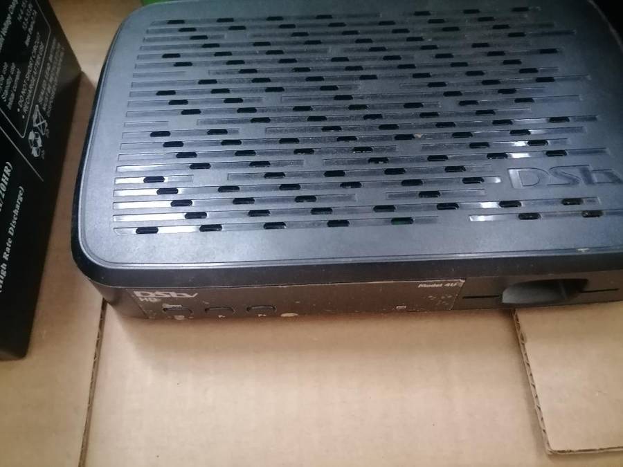 Lot of untested electronics - one bid for the lot