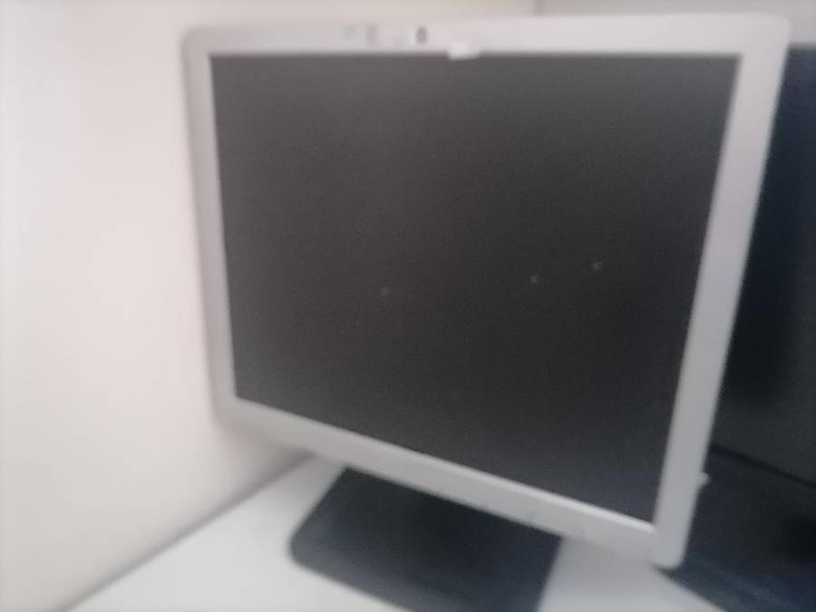 Lot of 3 x working PC screens, one bid for the lot of 3