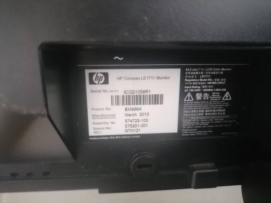 Lot of 3 x working PC screens, one bid for the lot of 3