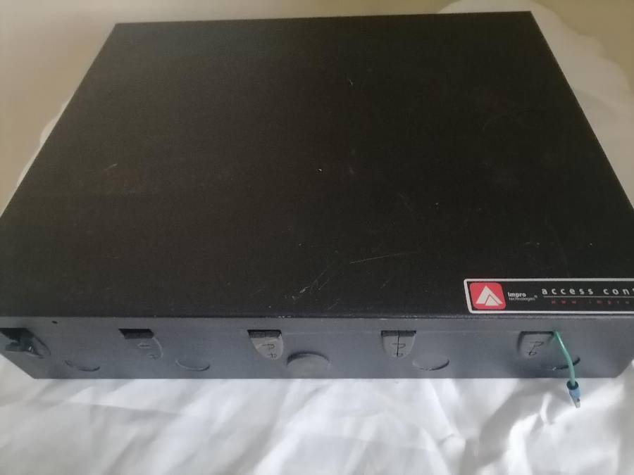 Impro System Cluster Controller in IPS Box with One 2 Wiegand Reader Module HCW930-0-0-GB