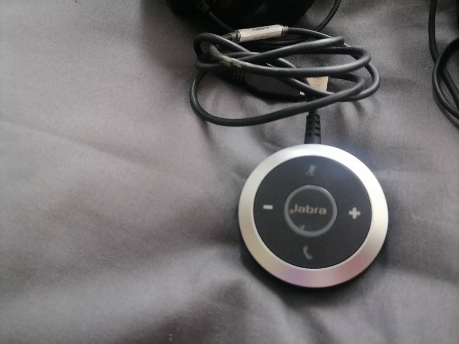 Buy one get one free*Jabra Evolve 40 Headset with Mic+controller*retails for R2000 each*