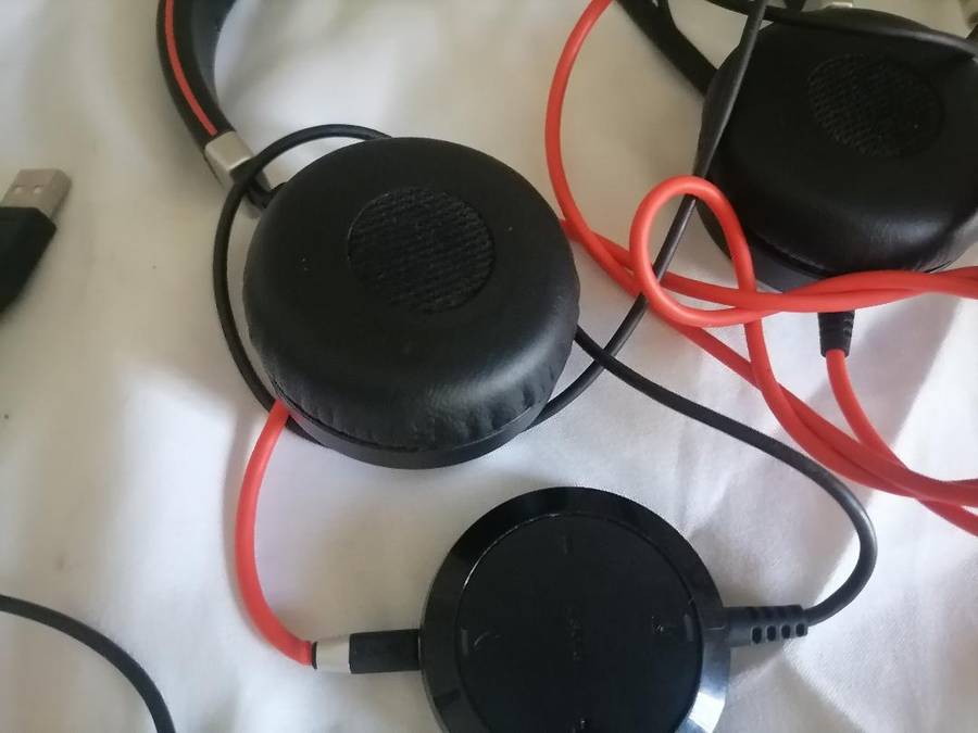 *Buy one get one free*Jabra Evolve 40 Headset with Mic+controller*retails for R2000 each*