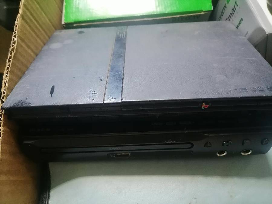 Bulk lot of electronics