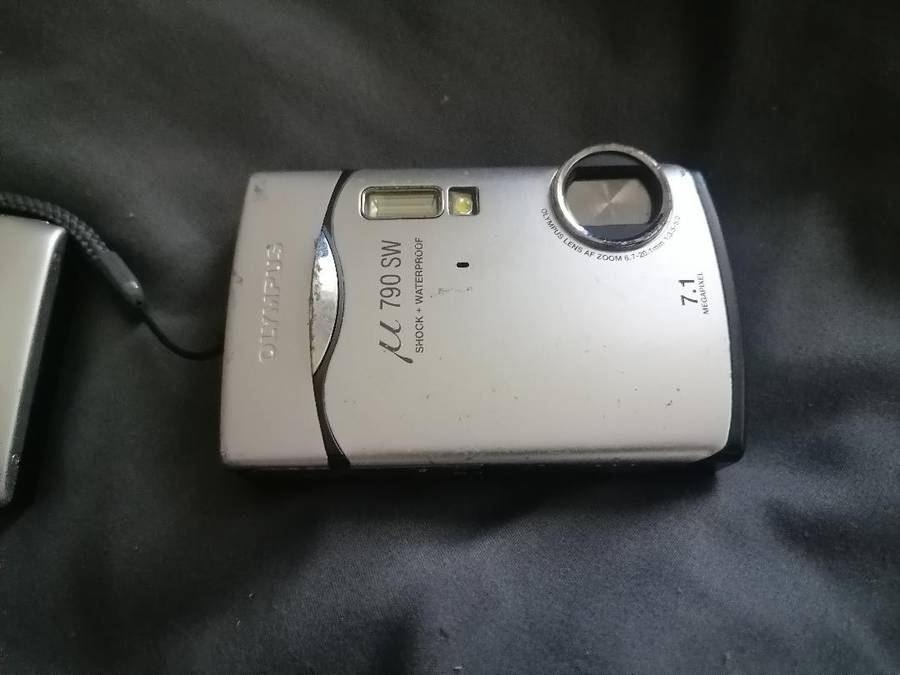Lot of 3 x Digital Cameras*one bid for the lot*untested*