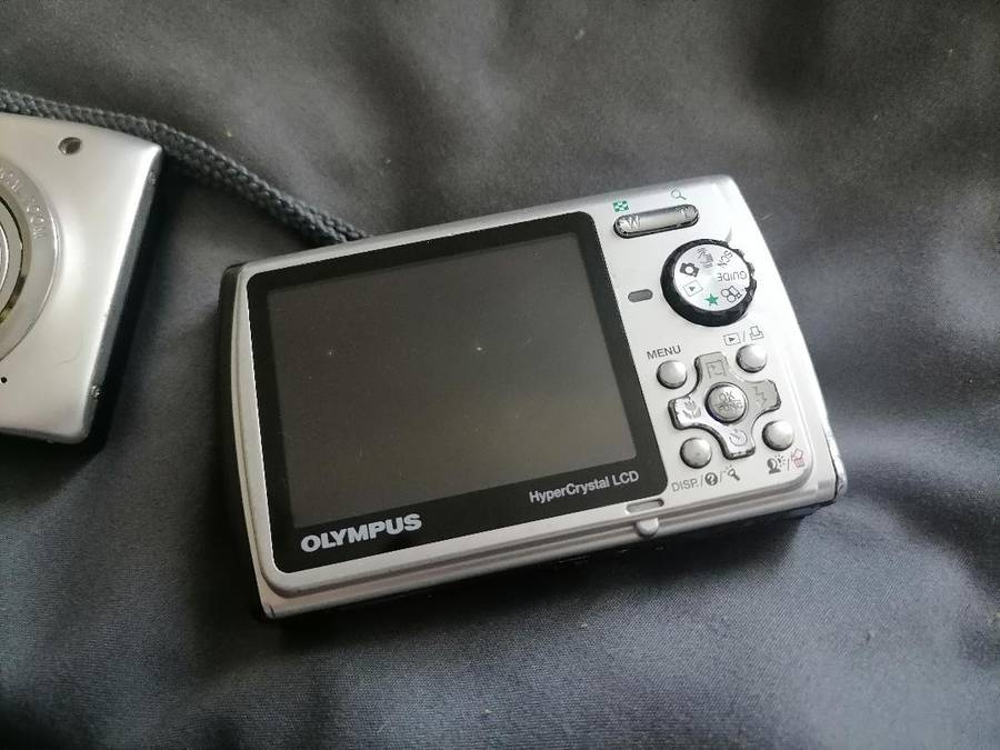 Lot of 3 x Digital Cameras*one bid for the lot*untested*