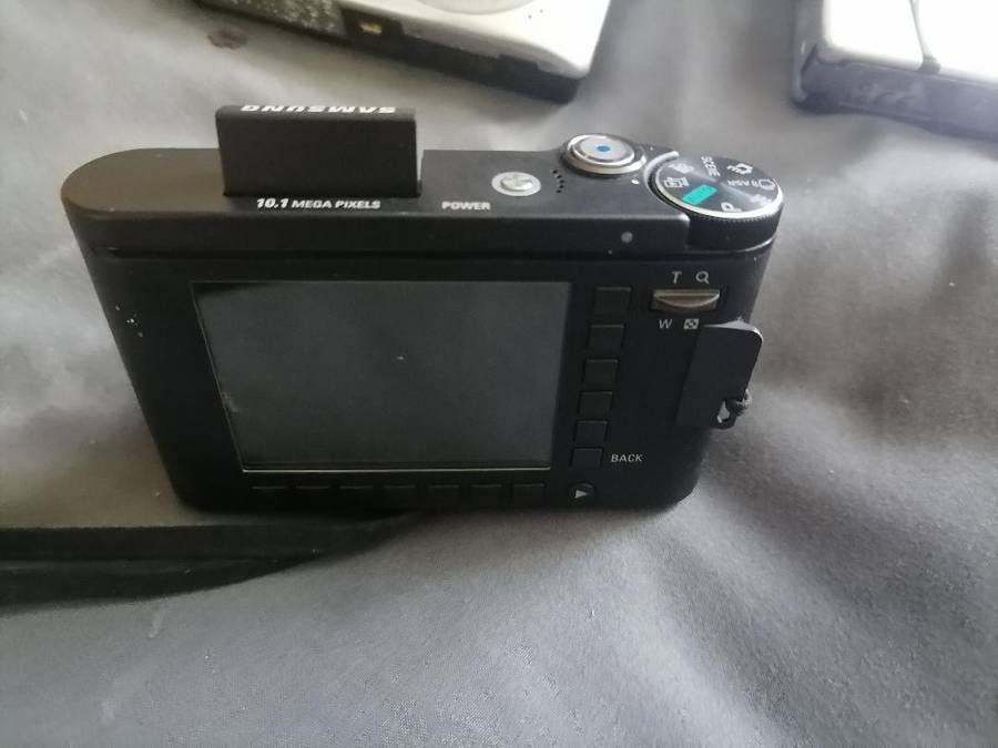 Lot of 3 x Digital Cameras*one bid for the lot*untested*