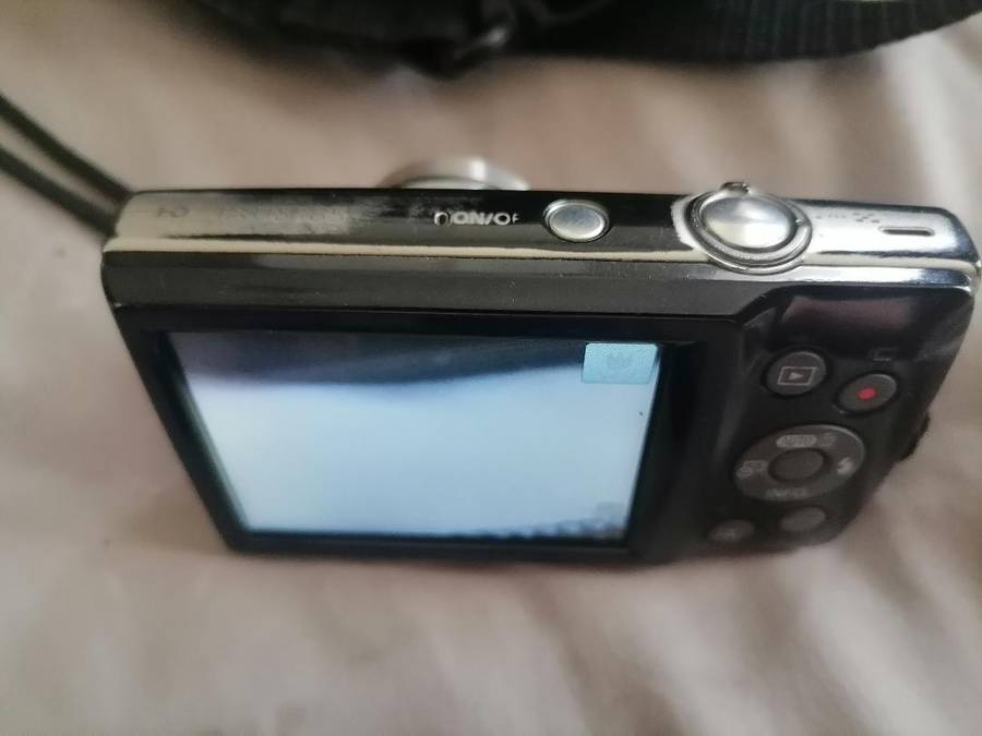 *WEEKEND SPECIAL*2 x WORKING CAMERAS AND BAG*ONE BID FOR BOTH*
