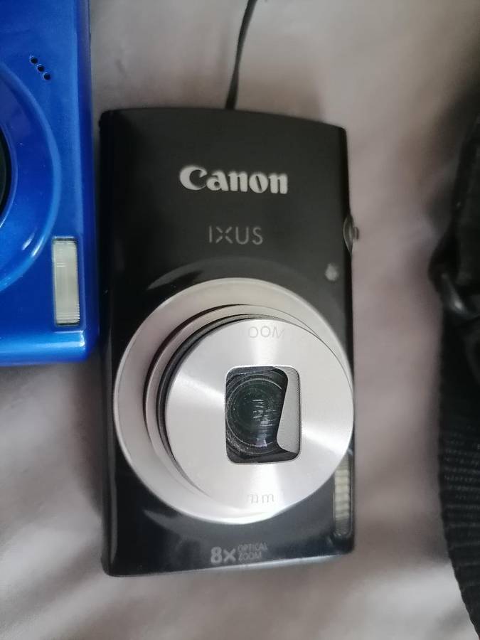 *WEEKEND SPECIAL*2 x WORKING CAMERAS AND BAG*ONE BID FOR BOTH*