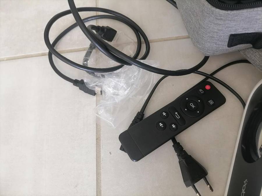 Defective YABER Bluetooth 5.0 Pro V8 1080P Native Projector with Wifi 6