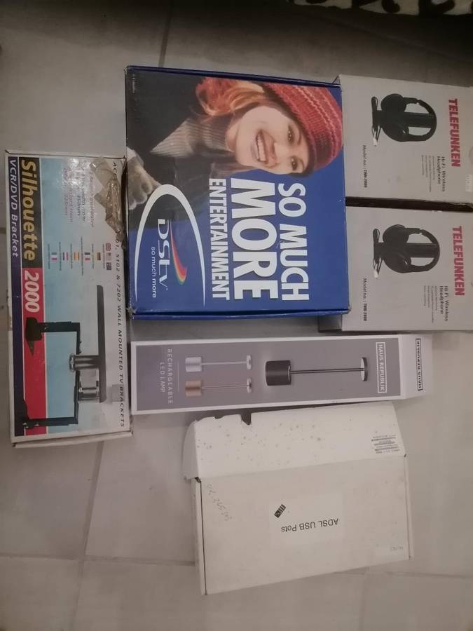 LOT OF UNTESTED ELECTRONICS