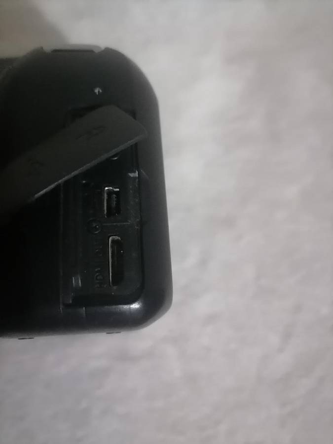 *WEEKEND SPECIAL*CANON EOS1300D DIGITAL CAMERA*NO BATTERY UNTESTED*