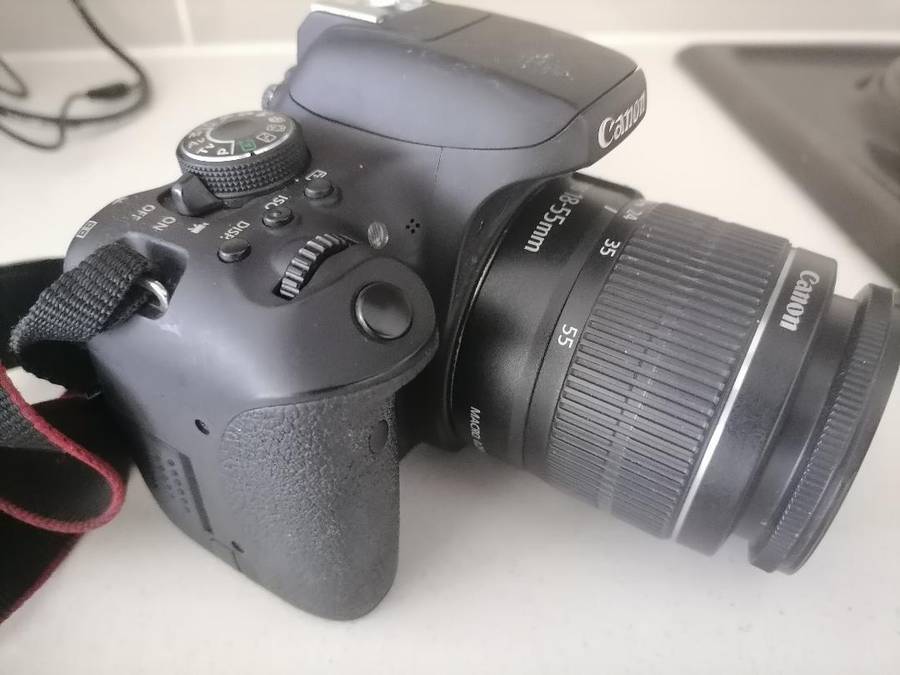 Canon EOS 750d Digital SLR Camera with 18-55MM LENS *UNTESTED*
