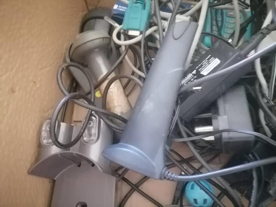 BULK LOT OF ELECTRONICS*COMPANY LIQUIDATION*