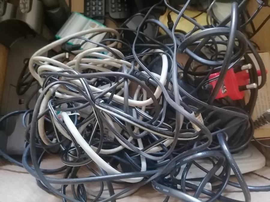 BULK LOT OF ELECTRONICS*COMPANY LIQUIDATION*
