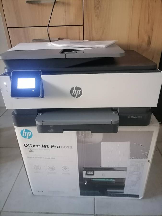 HP OfficeJet Pro 8013 All in One Printer*looks new, cartridges need to be replaced)