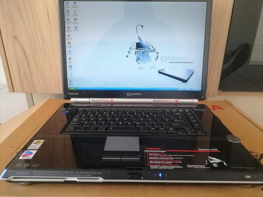 *COLLECTORS LAPTOP*NEW TOSHIBA QOSMIO G20-110 IN BOX WITH MANY ACCESSORIES**