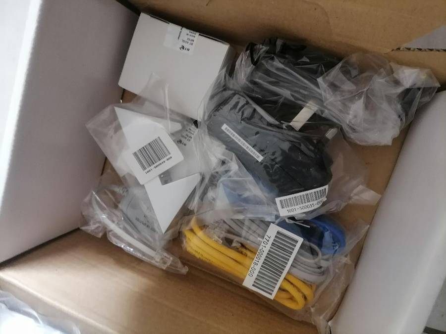 2Wire 2700HG-B 2700HGB 4-Port 10/100 Wireless G Router BT Wi-Fi Gateway